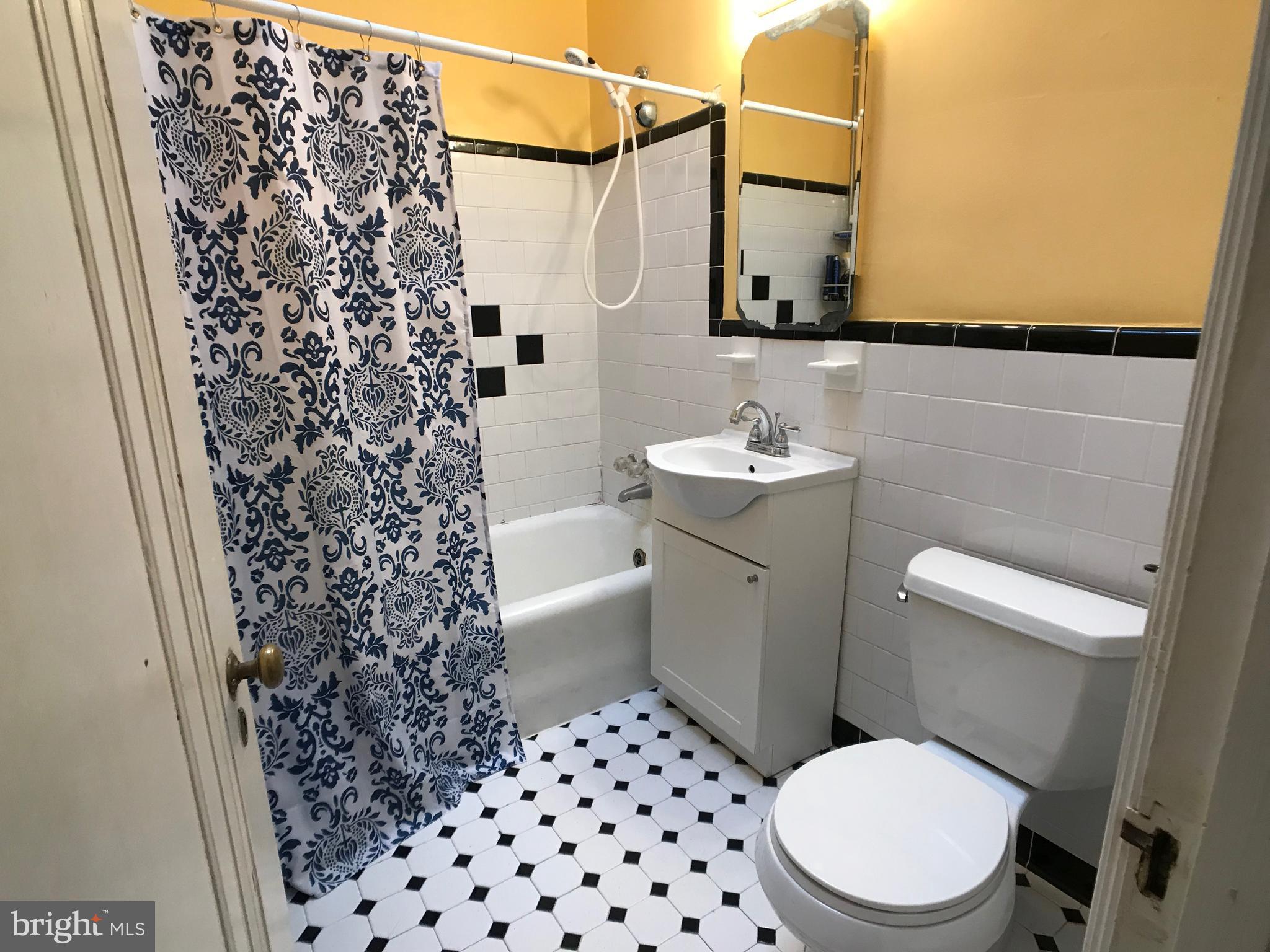 3723 Reservoir Road Northwest Washington, DC 20007 - Photo 16 of 26 Bath