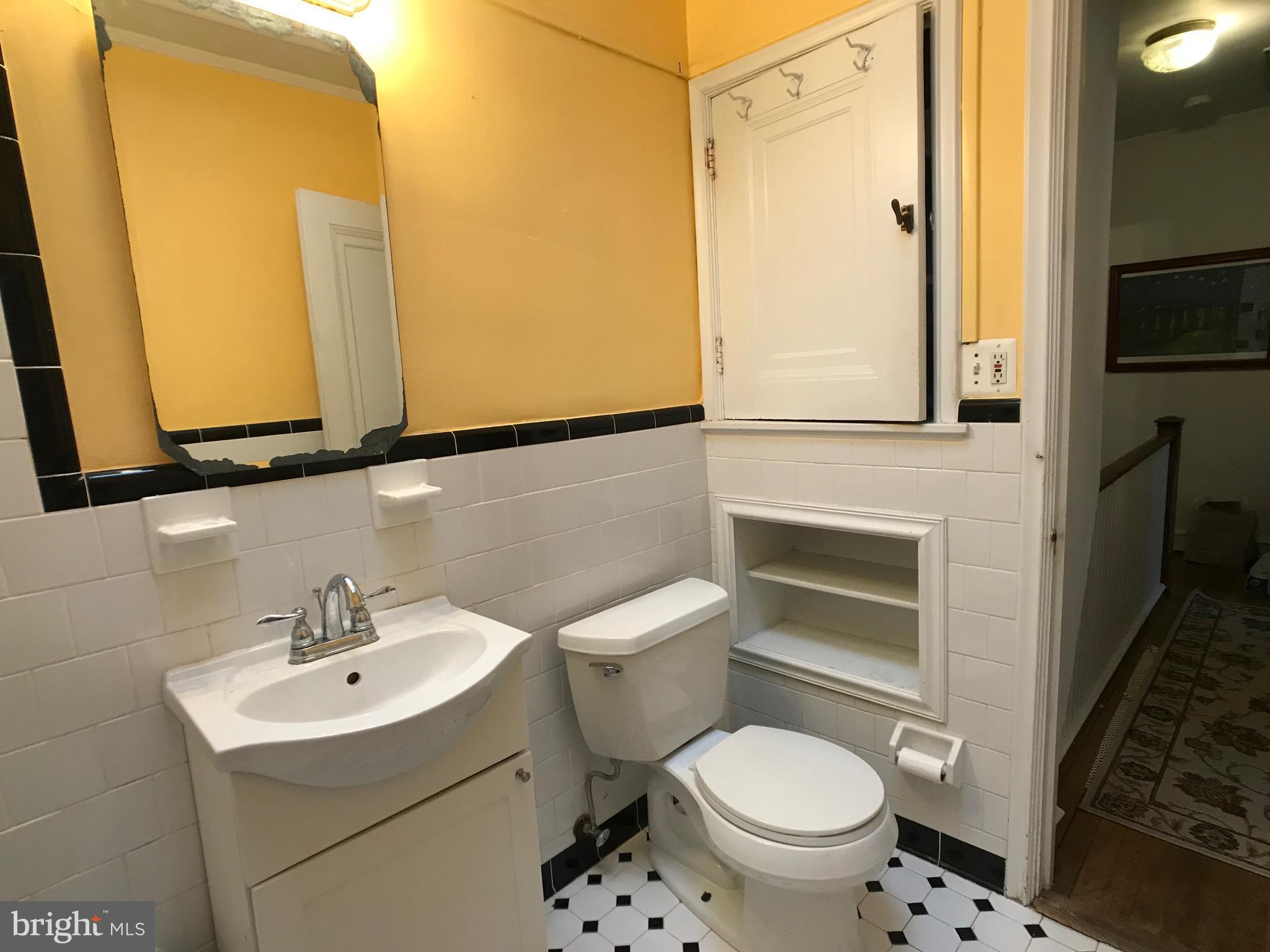 3723 Reservoir Road Northwest Washington, DC 20007 - Photo 17 of 26 Bath