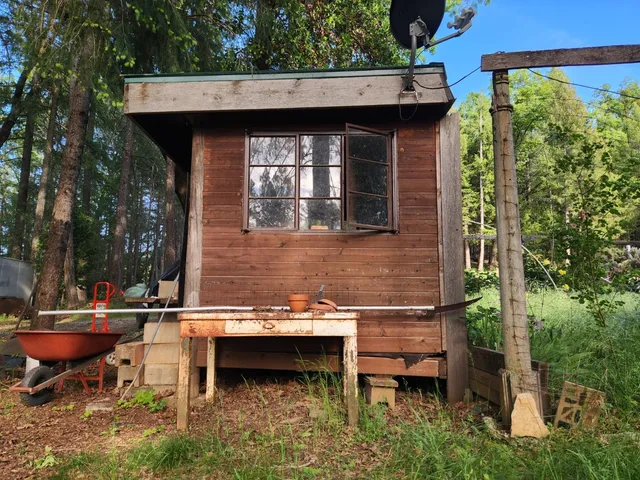 a close up of a sign