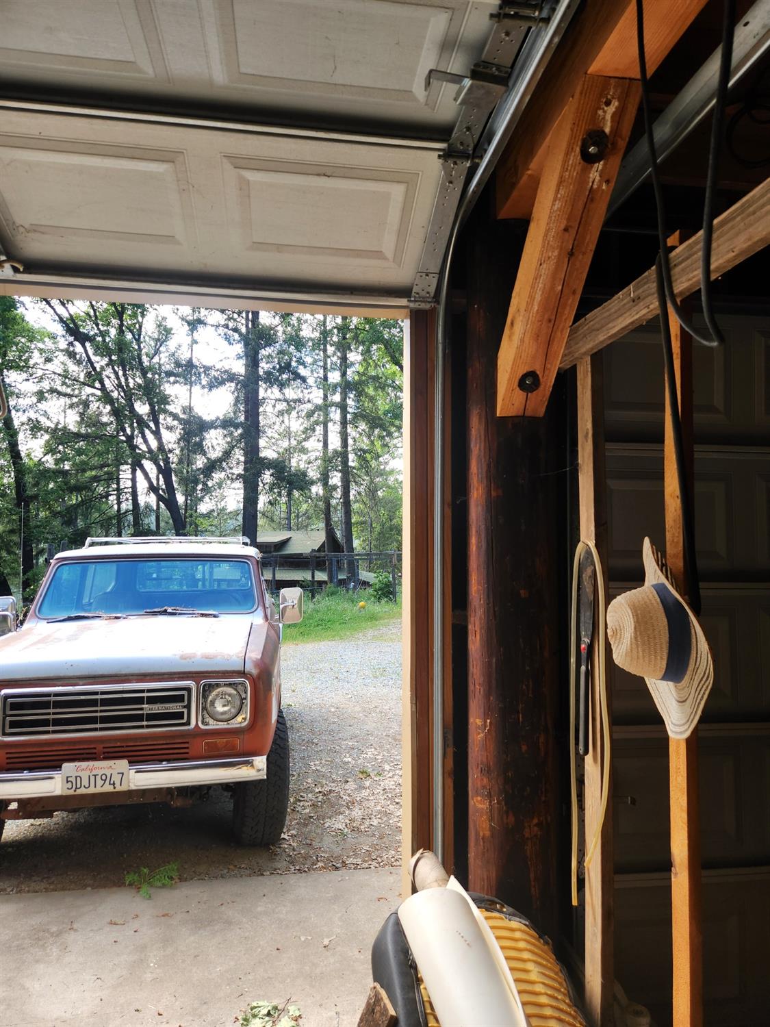 18253 Green Ravine Road Nevada City, CA 95959 - Photo 36 of 43 a view of sitting area in front of a window