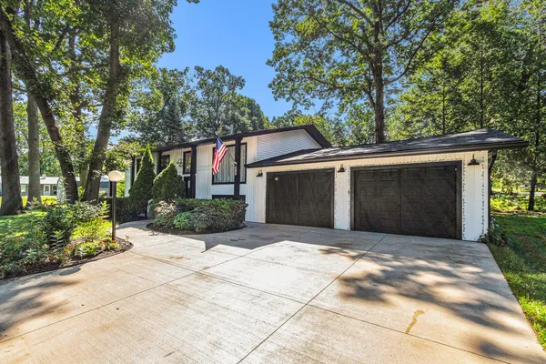 $650,000 | 819 West Michigan Street, New Buffalo, MI 49117