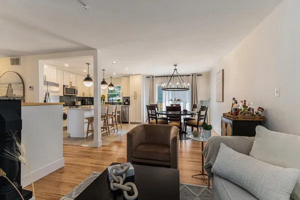 $650,000 | 819 West Michigan Street, New Buffalo, MI 49117