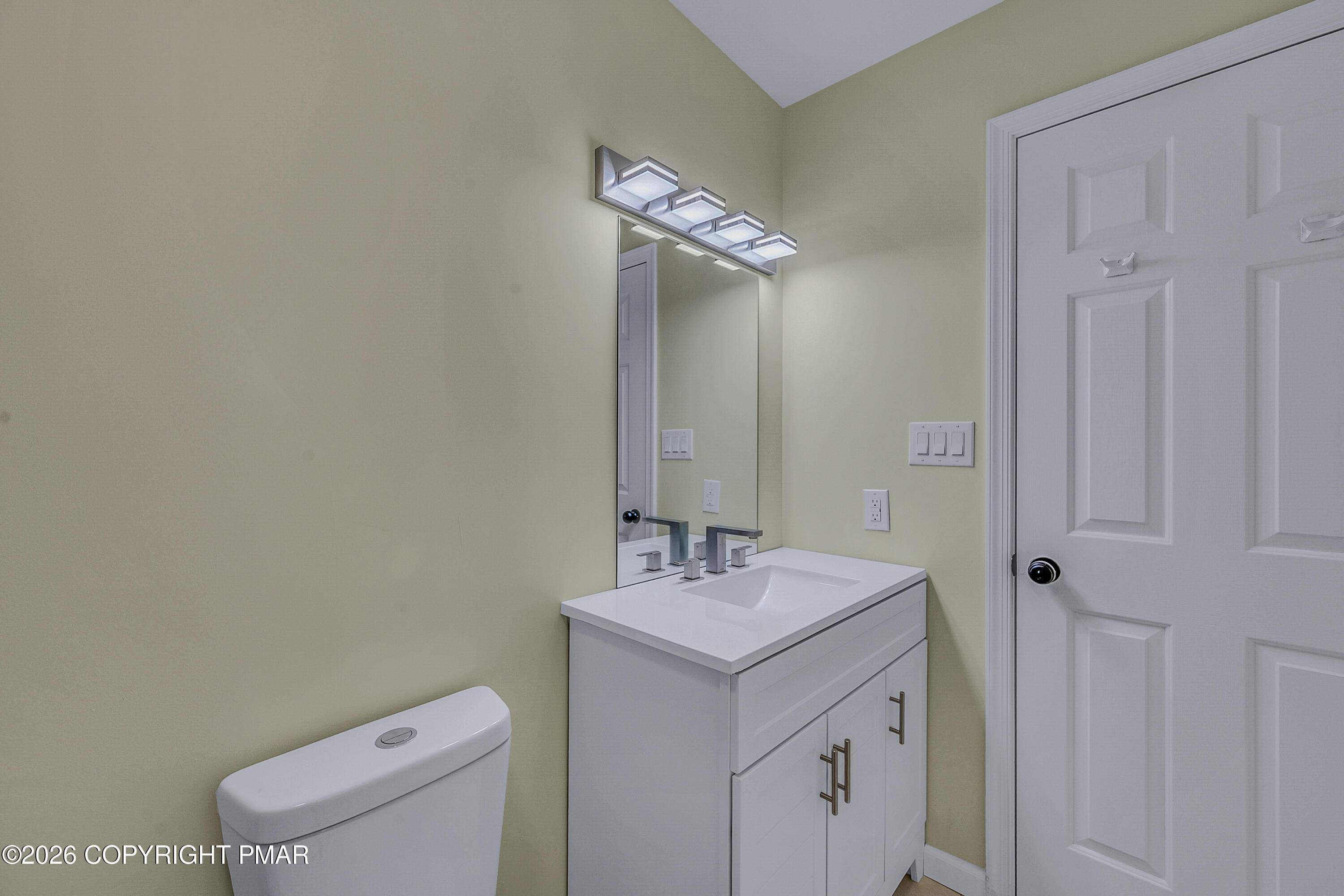 171 Foothill Boulevard Effort, PA 18330 - Photo 22 of 47 Primary Bathroom