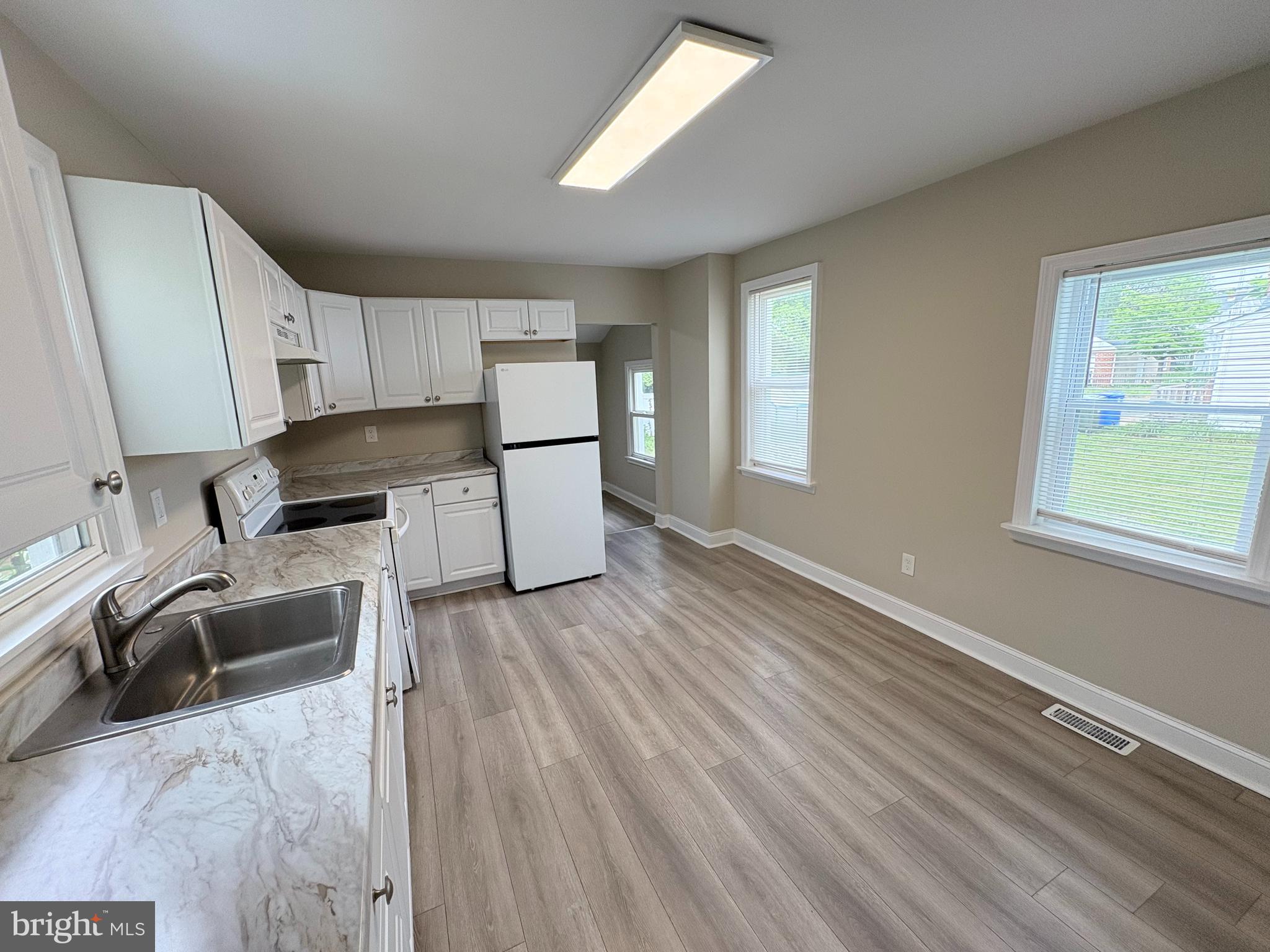 806 High Street Burlington, NJ 08016 - Photo 15 of 16