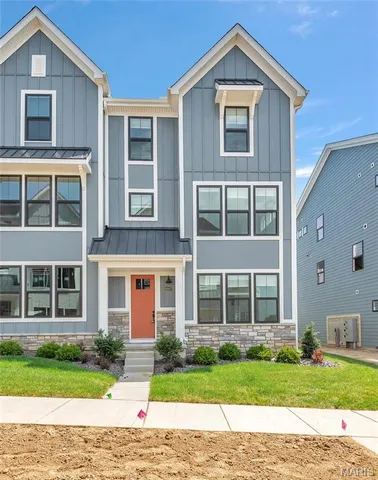 $4,195 | 16507 Honey Locust Drive, Unit 303, Chesterfield, MO 63005