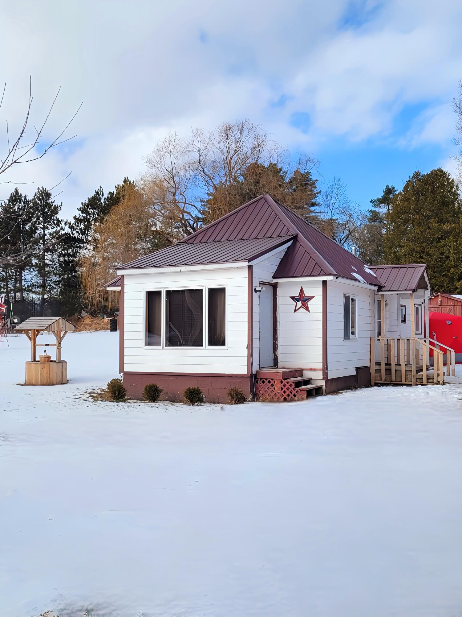 1208 Millbrook Road Blanchard, MI 49310 - Photo 1 of 12 1000075903