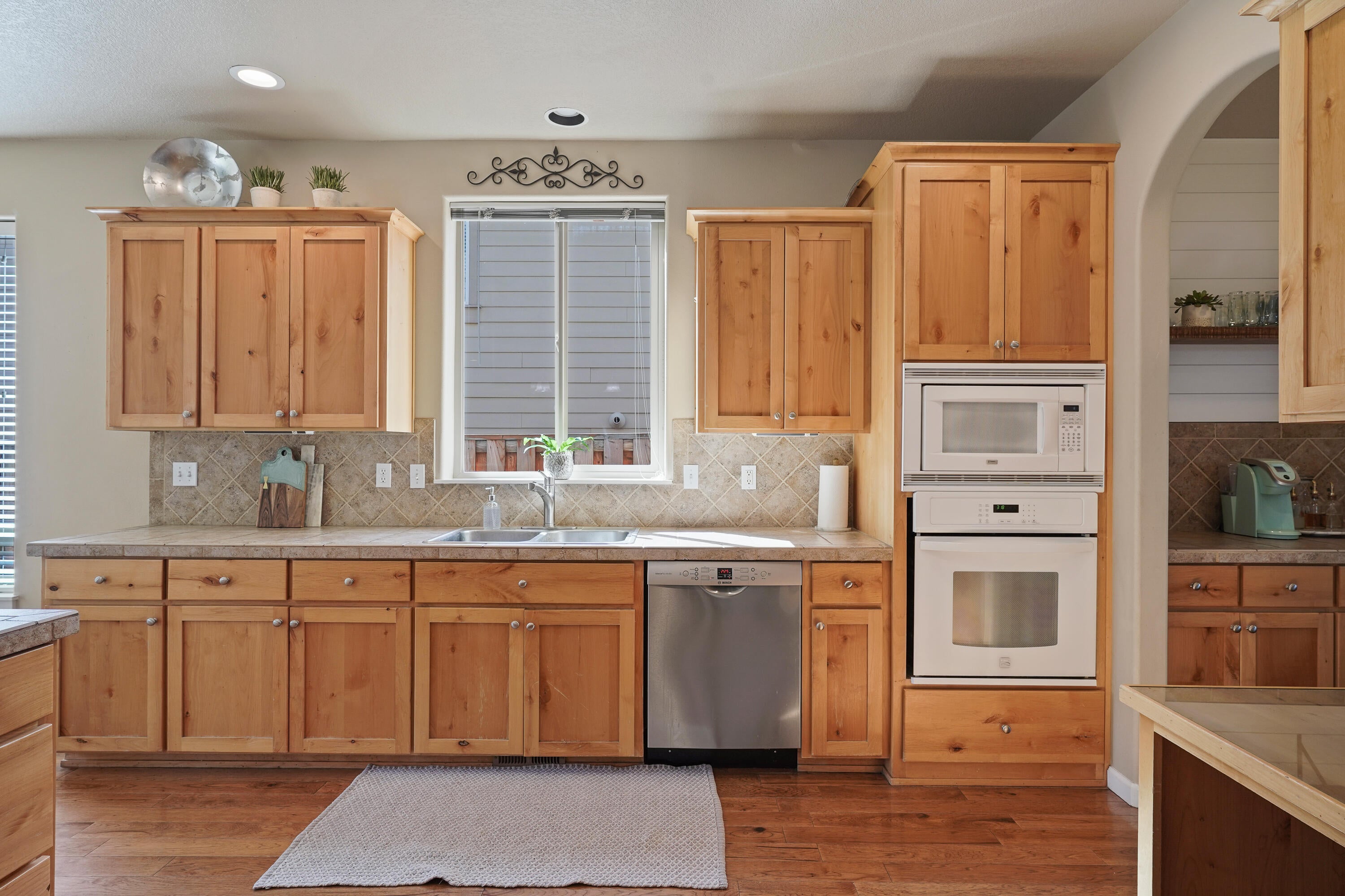 20955 Yeoman Road Bend, OR 97701 - Photo 6 of 23 DSC08857