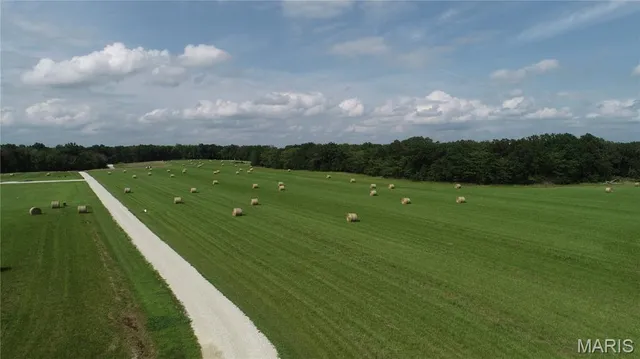 $67,500 | Lot 23 Red Oak Road, Maywood, MO 63454