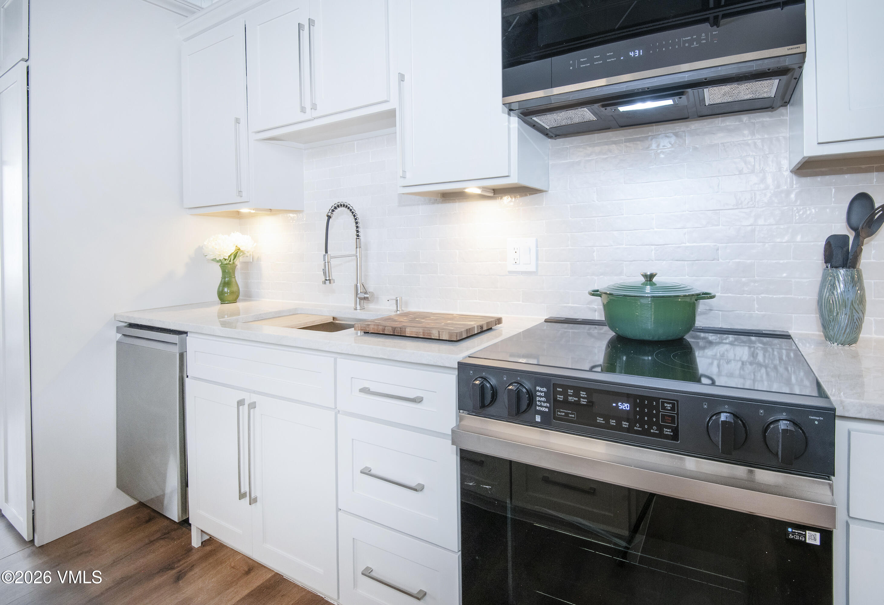 275 Main Street, Unit O211 Edwards, CO 81632 - Photo 9 of 26 275-Main-St-O-211_12