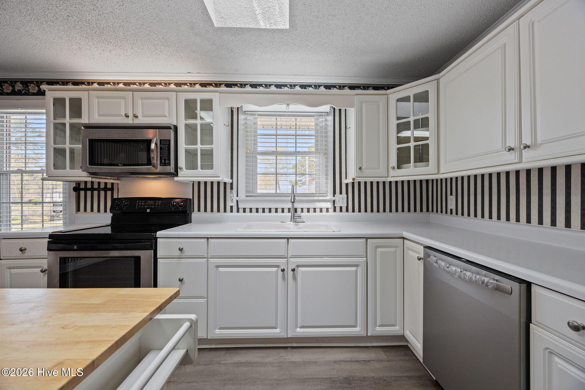 2882 Ivy Road Greenville, NC 27858 - Photo 8 of 55 35-web-or-mls-IMG_8467