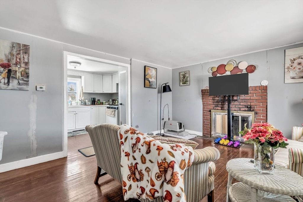 97 Bassett Lane Barnstable, MA 02601 - Photo 5 of 24