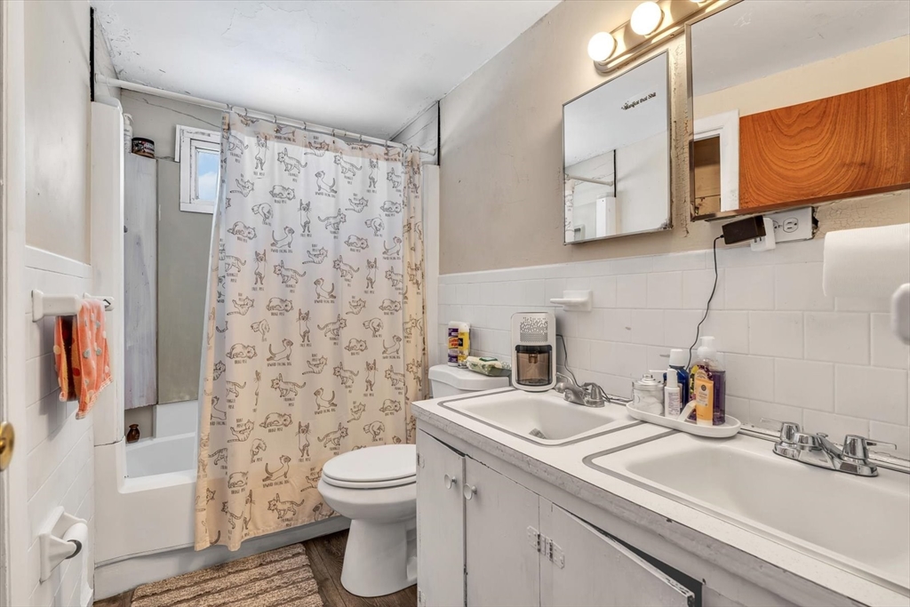97 Bassett Lane Barnstable, MA 02601 - Photo 9 of 24