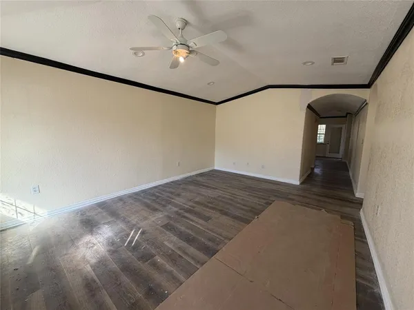 a view of a livingroom with an empty space