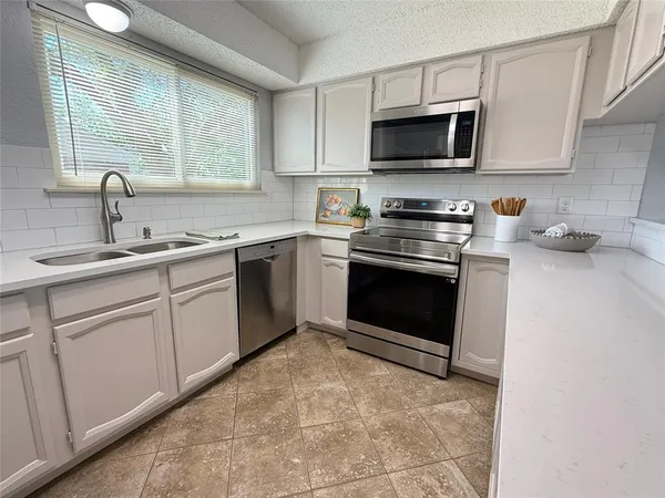 $499,995 | 2621 Bayberry Lane, Euless, TX 76039