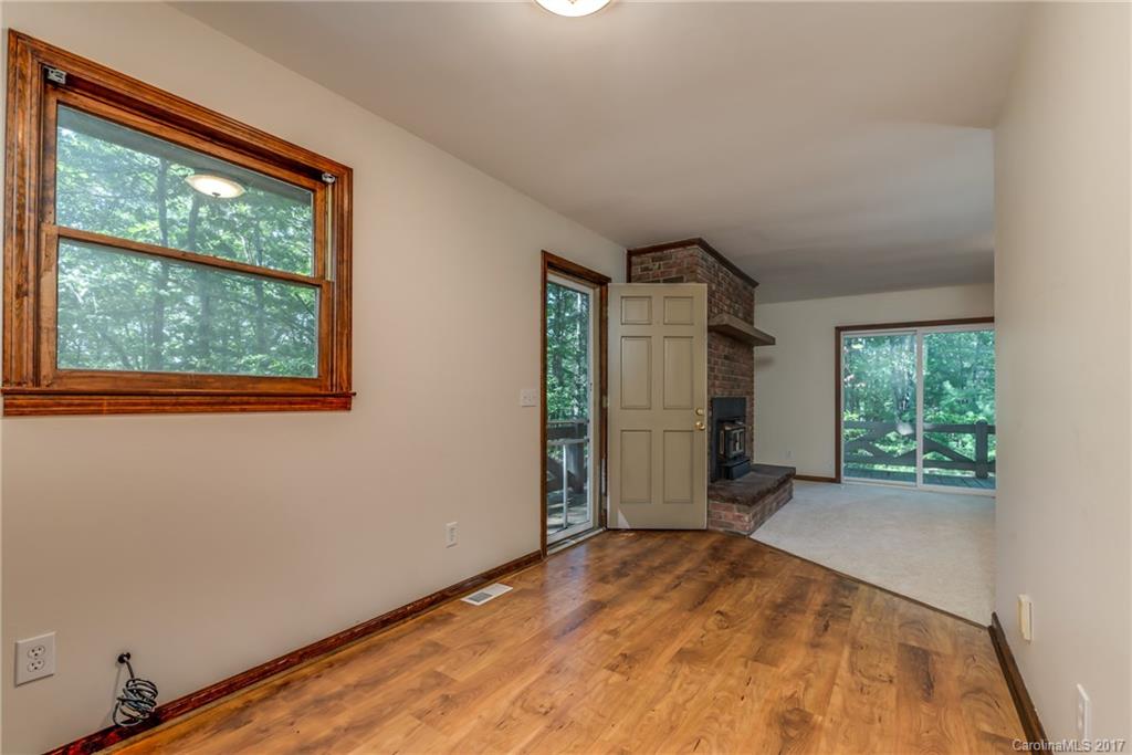 1 Country Road Hendersonville, NC 28791 - Photo 6 of 24 Gallery Image 6