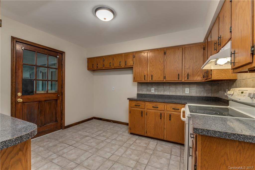 1 Country Road Hendersonville, NC 28791 - Photo 9 of 24 Gallery Image 9