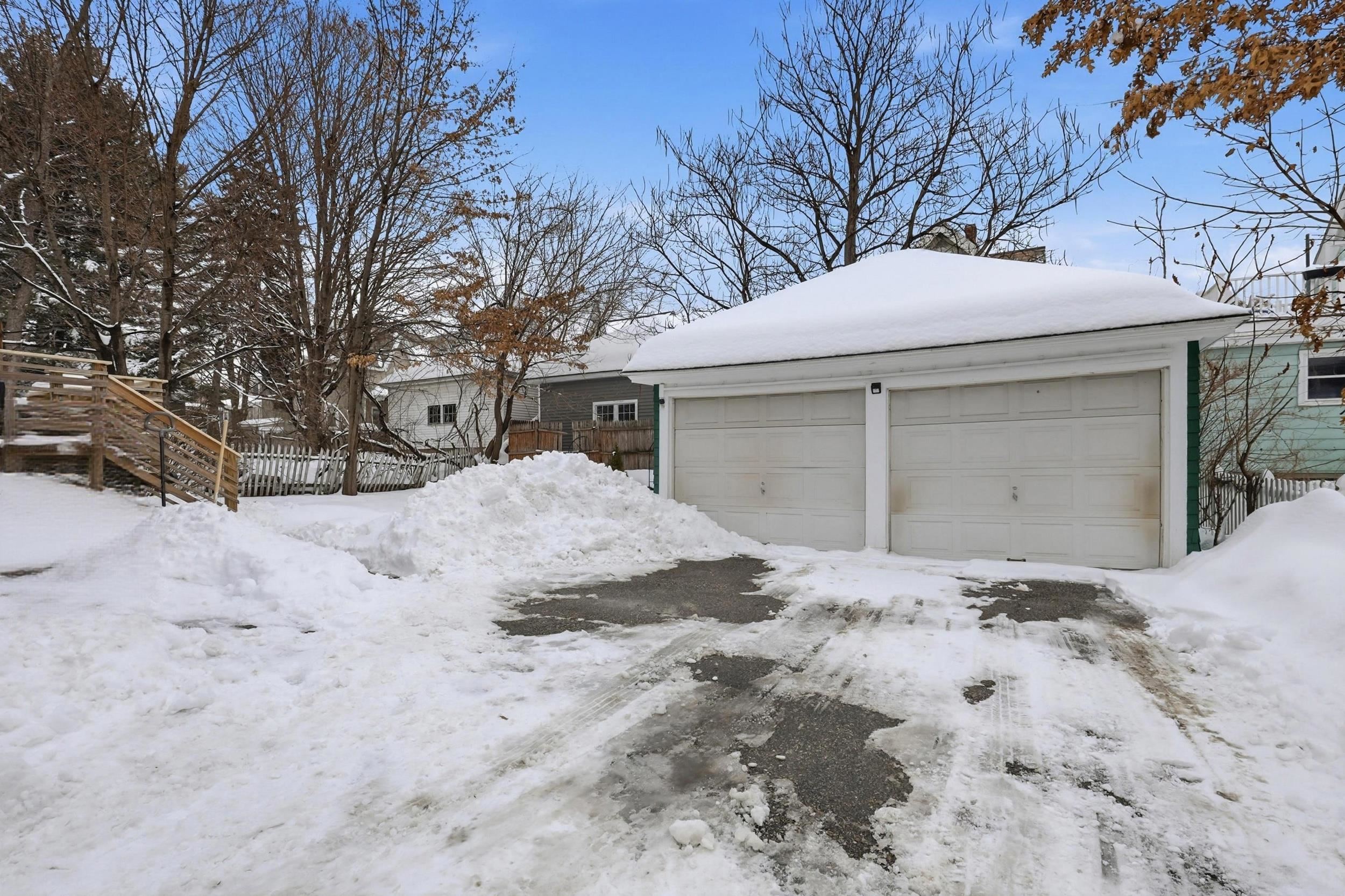 247 Walnut Street Manchester, NH 03104 - Photo 4 of 43