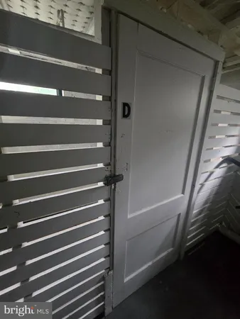 a view of bedroom with a closet