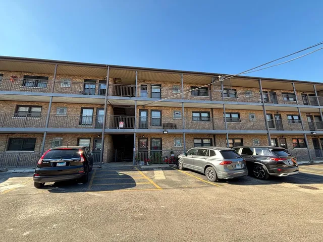 $1,750 | 4807 North Harlem Avenue, Unit 3, Chicago, IL 60656