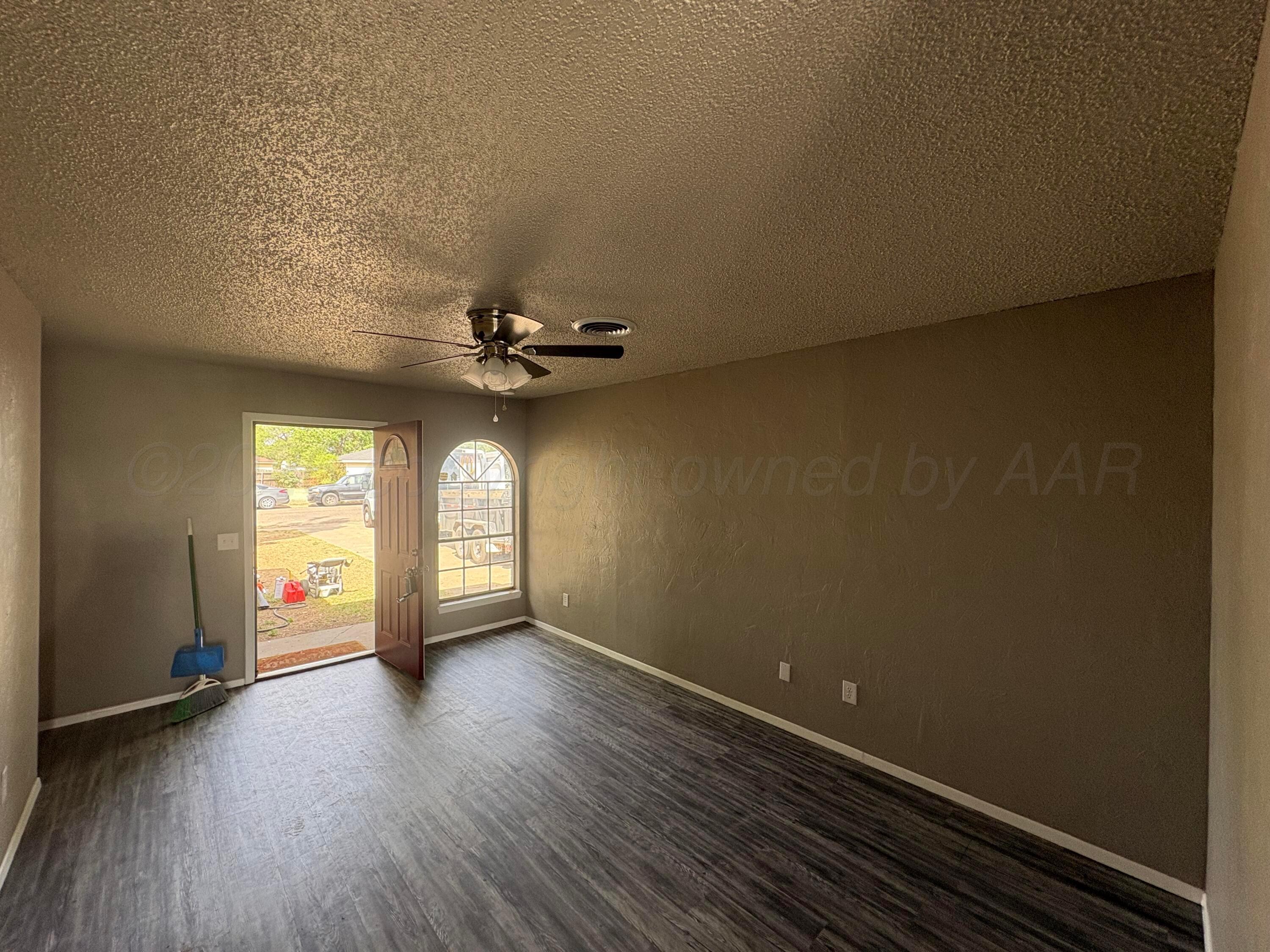 3213 Hodges Street Amarillo, TX 79103 - Photo 3 of 9 IMG_0622