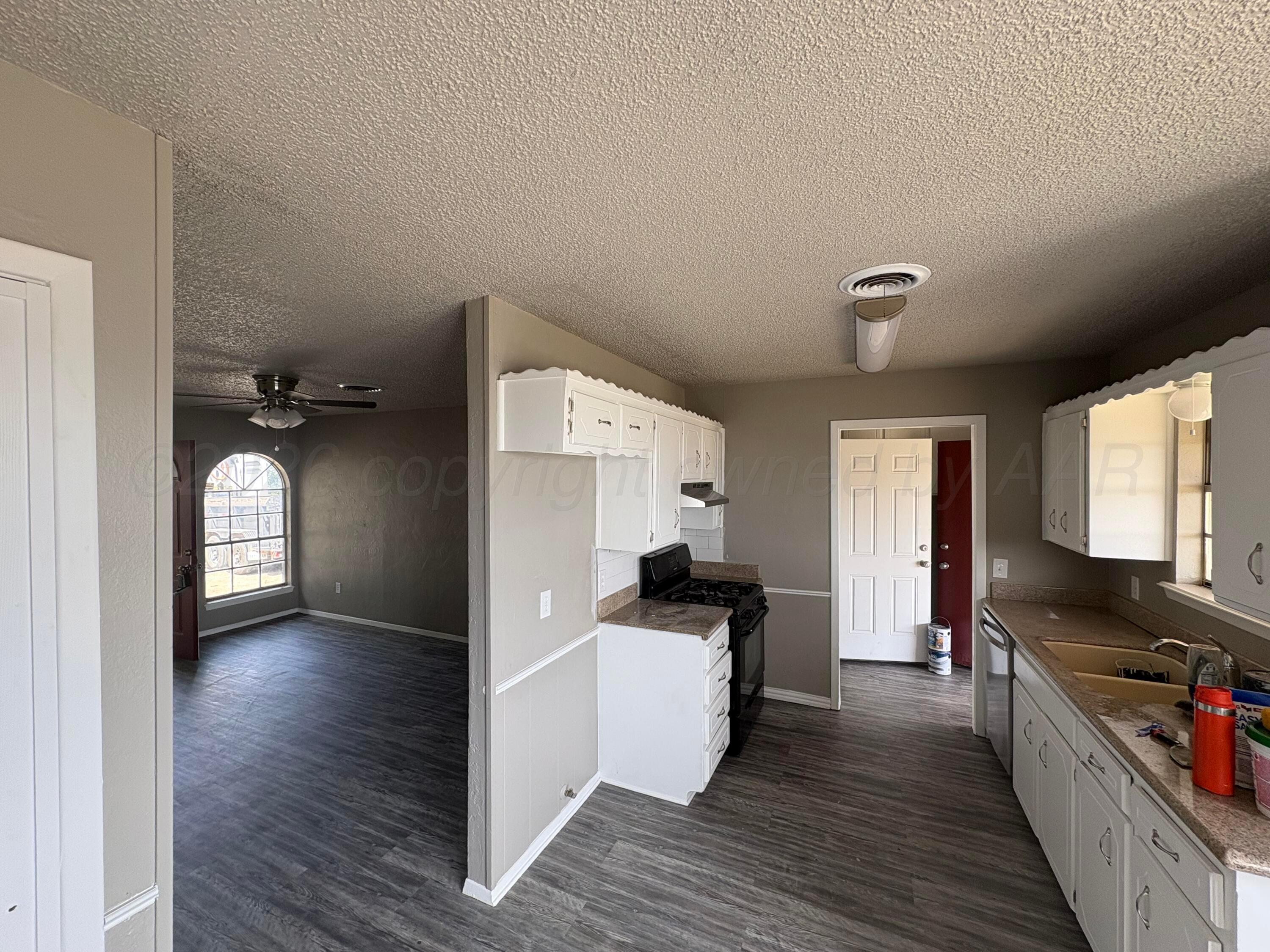3213 Hodges Street Amarillo, TX 79103 - Photo 4 of 9 IMG_0623