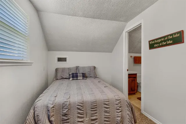 $799,000 | 1214 Kiowa Drive East, Lake Kiowa, TX 76240