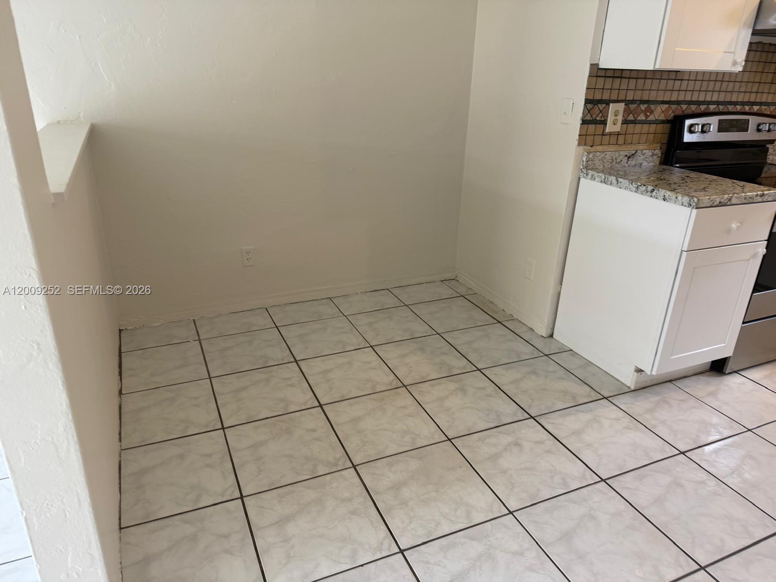 728 Southwest 7th Street, Unit 12 Hallandale Beach, FL 33009 - Photo 4 of 7