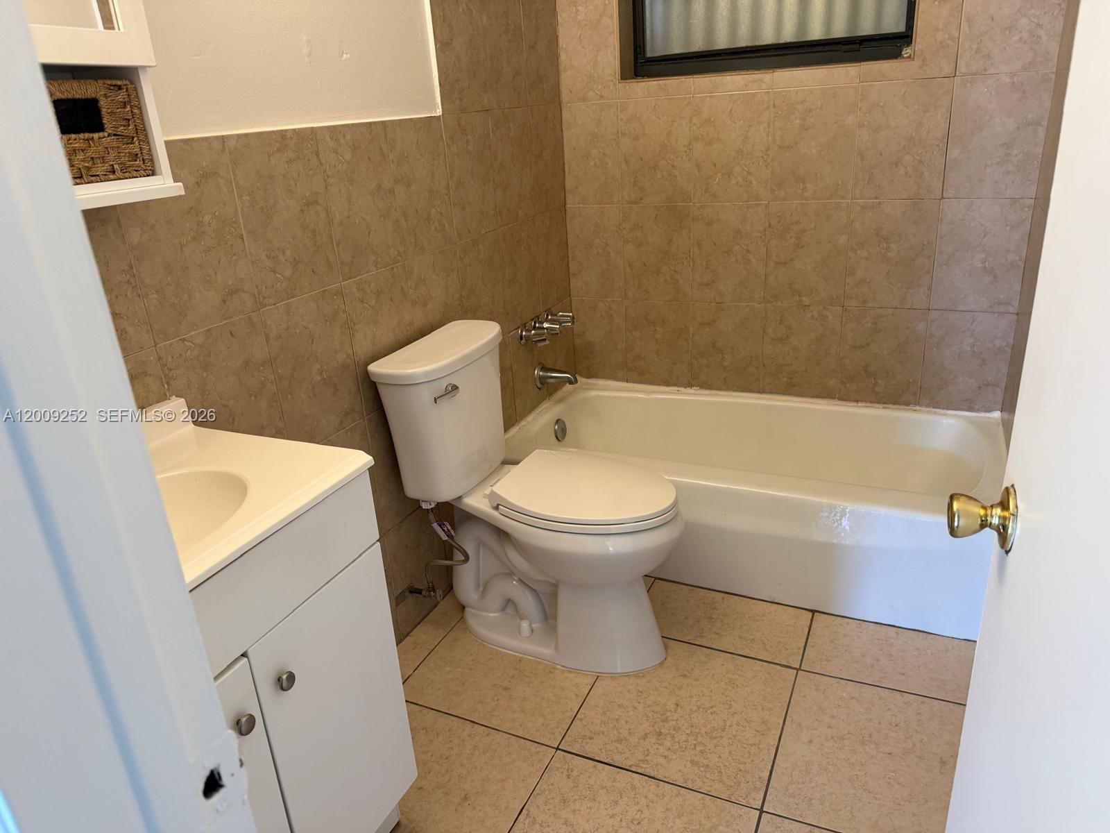 728 Southwest 7th Street, Unit 12 Hallandale Beach, FL 33009 - Photo 5 of 7