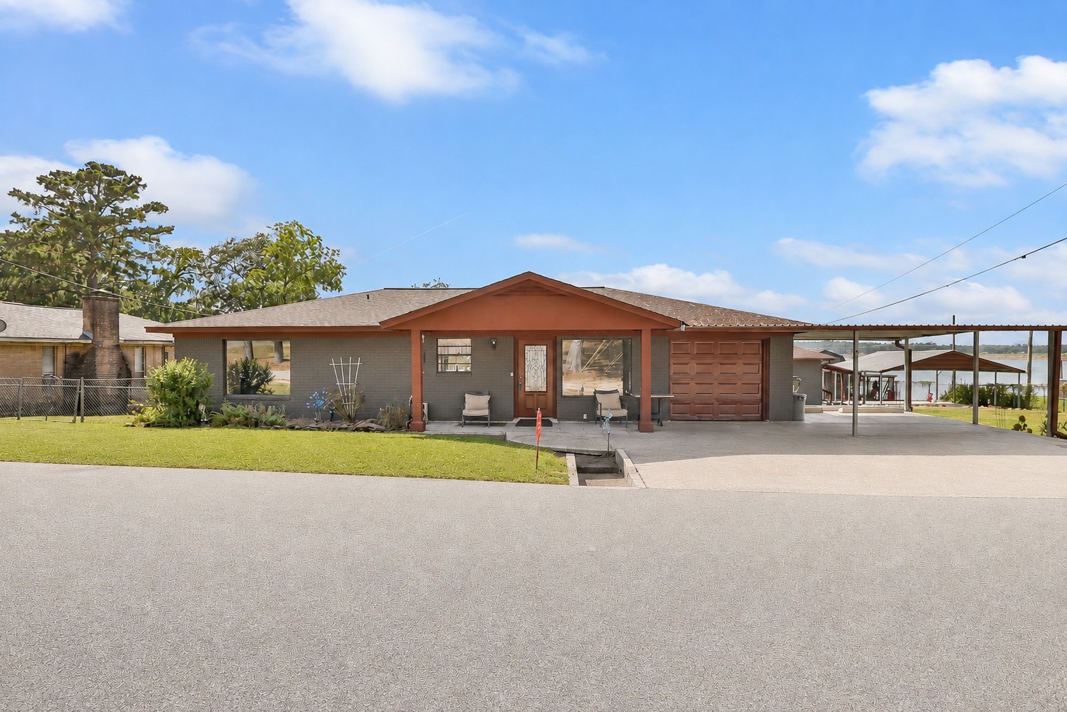 406 Kickapoo Drive Livingston, TX 77351 - Photo 1 of 41 Lake House