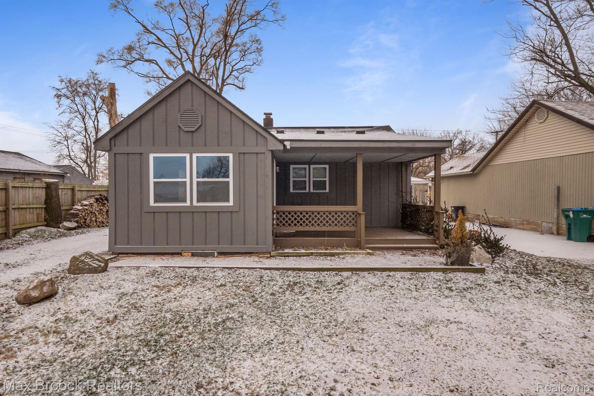 22025 Springbrook Avenue Farmington, MI 48336 - Photo 1 of 24 Gallery Image 1