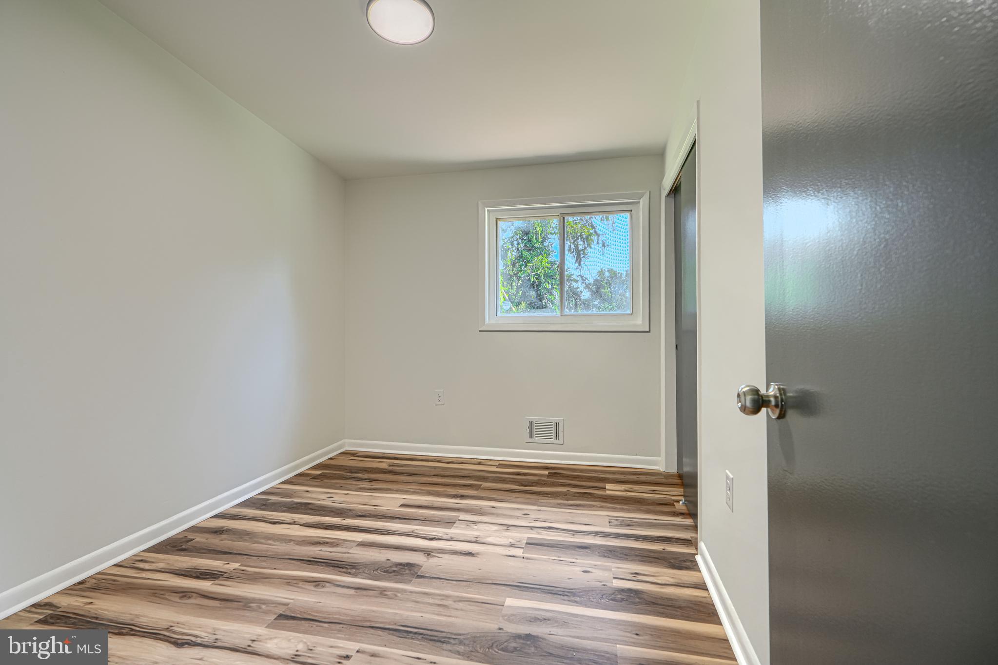 6821 Barnett Road Baltimore, MD 21239 - Photo 22 of 41