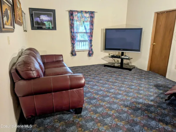 $549,900 | 6702 Kelso Lake Road, Athol, ID 83801