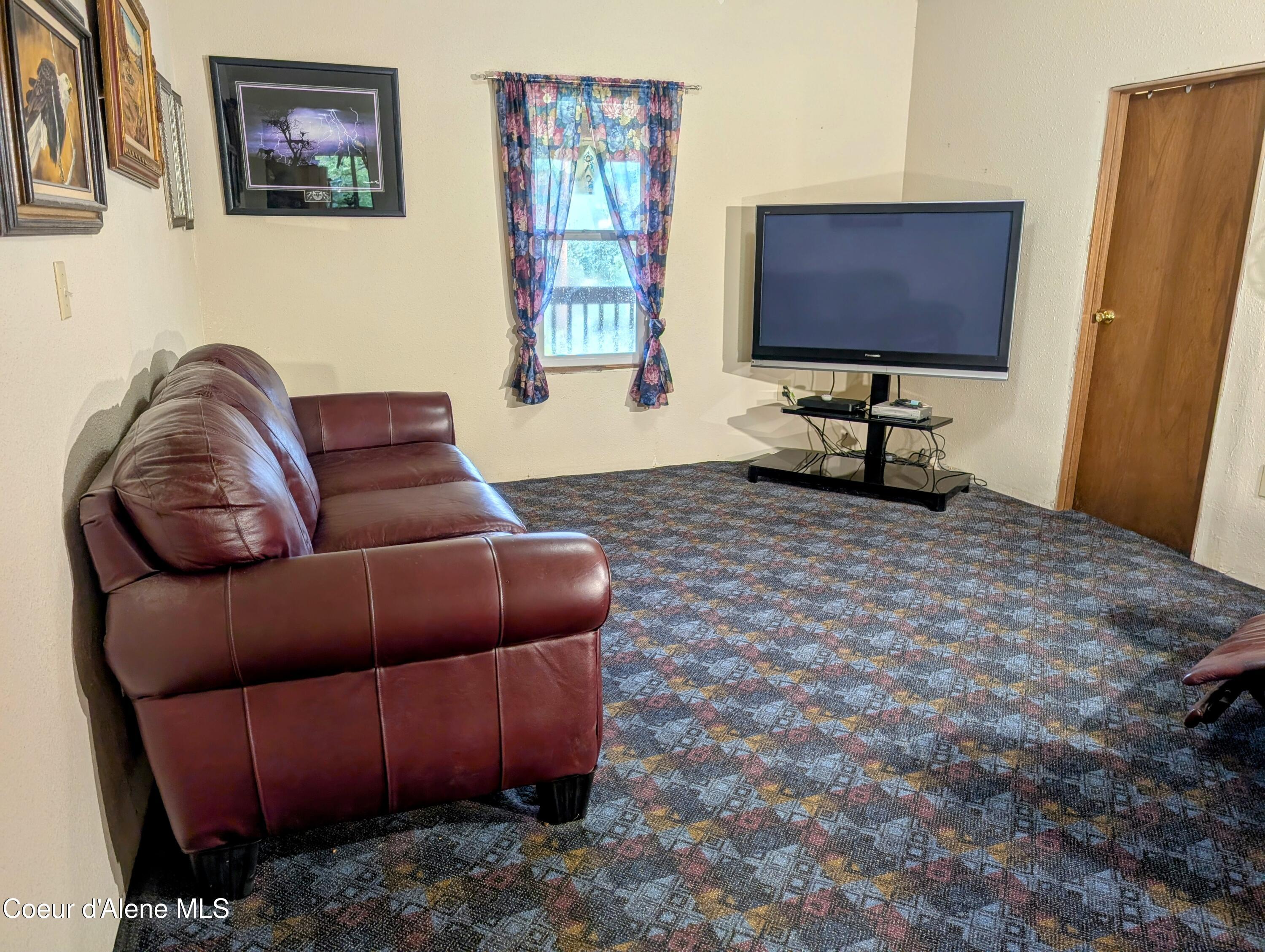 6702 Kelso Lake Road Athol, ID 83801 - Photo 19 of 32 PXL_20250705_185533907.MP~2