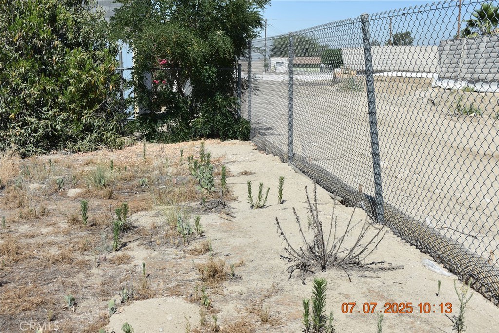 28986 Merris Street Highland, CA 92346 - Photo 5 of 6