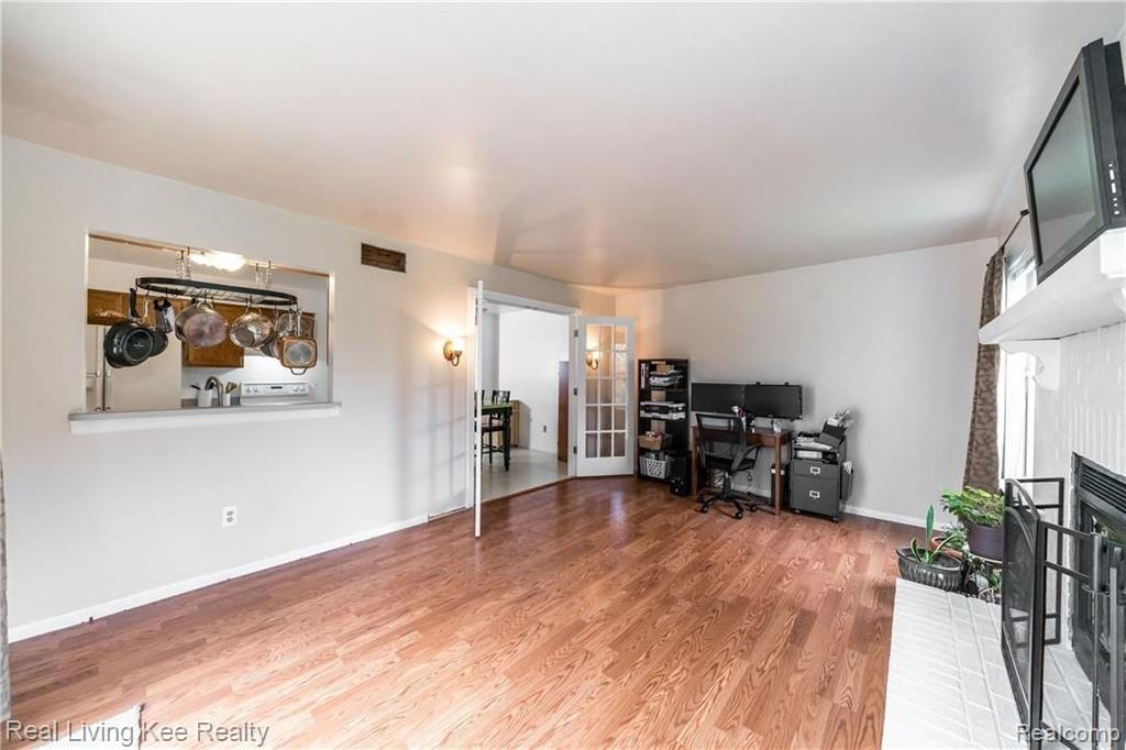 1642 Dancer Drive Rochester Hills, MI 48307 - Photo 11 of 35