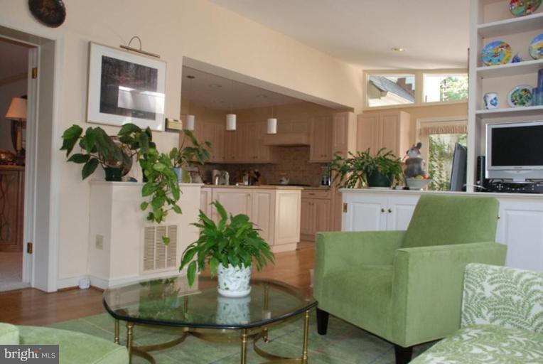 4994 Glenbrook Road Northwest Washington, DC 20016 - Photo 6 of 18 Kitchen/Family Room