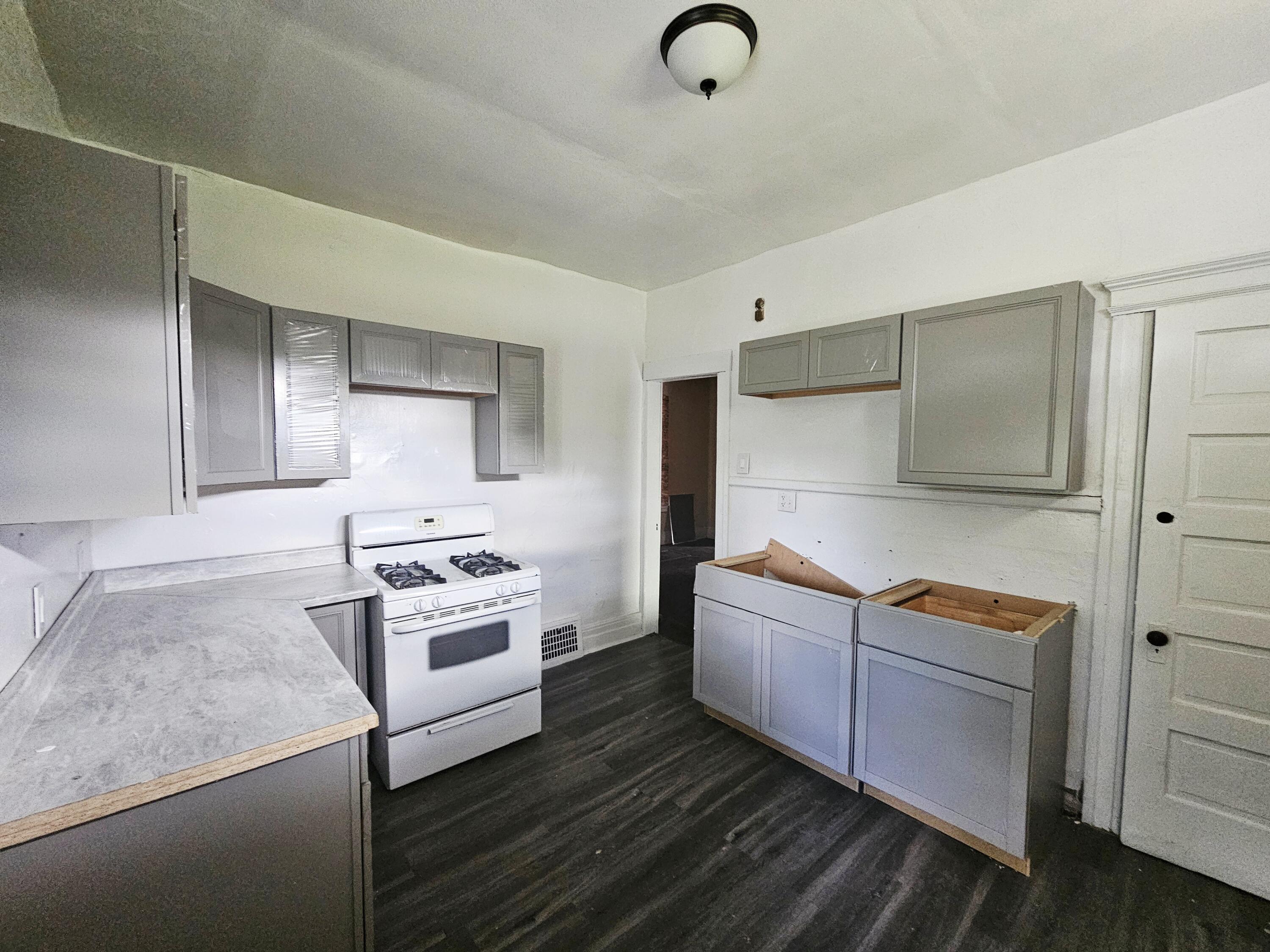 3855 Harding Street Detroit, MI 48214 - Photo 7 of 11 20250727_102538