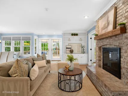 $1,425,000 | 30 Waverly Avenue, Clarendon Hills, IL 60514