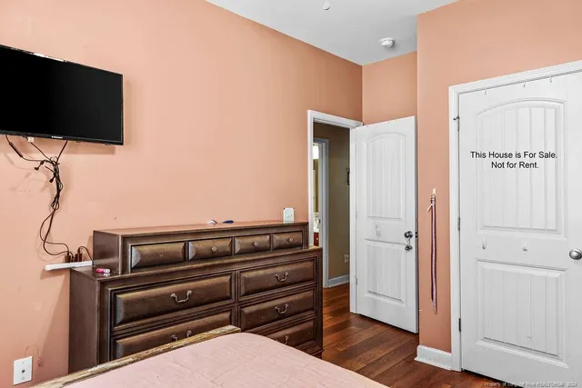 a view of a livingroom with furniture