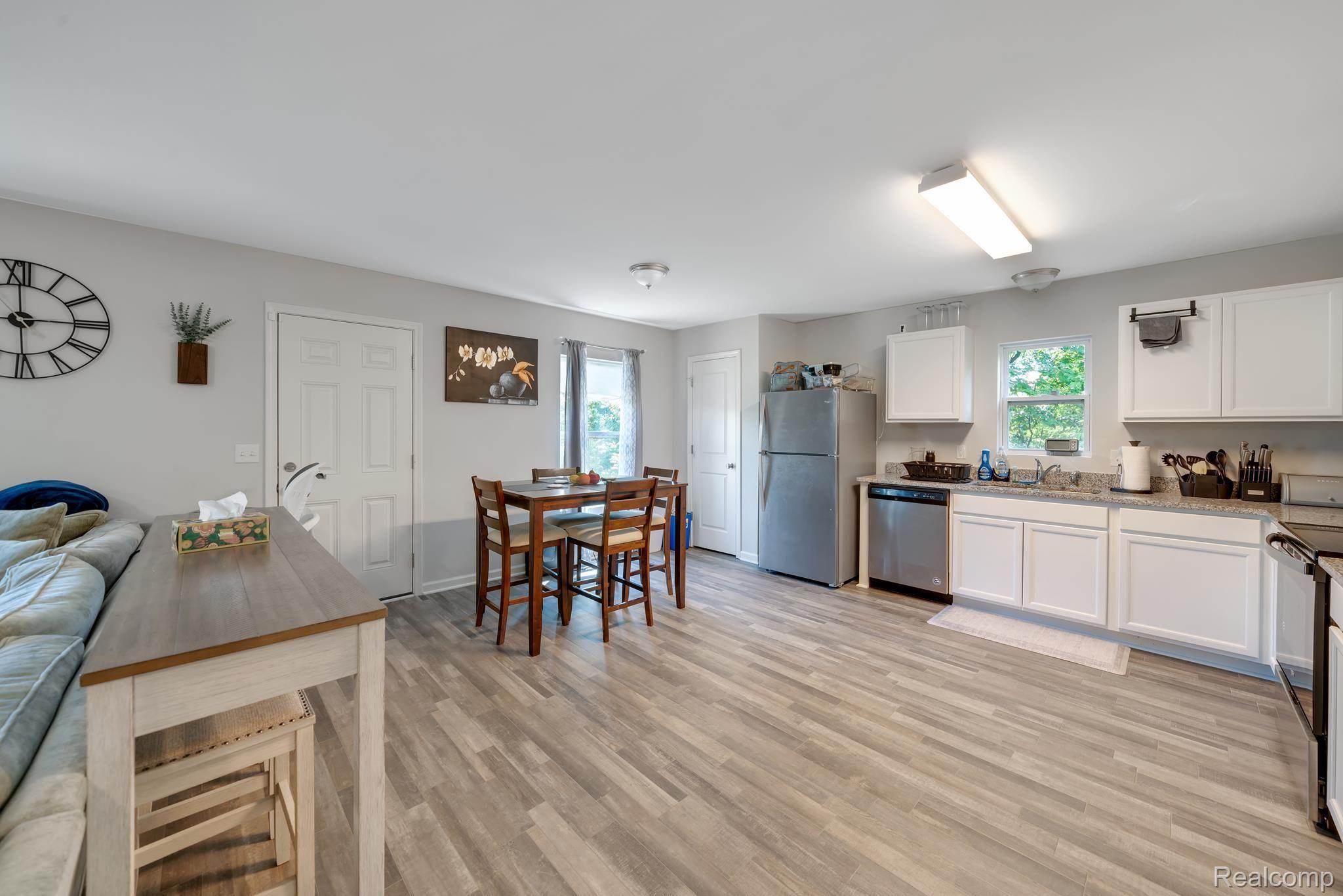 28323 Heather Way Romulus, MI 48174 - Photo 5 of 28 Gallery Image 5