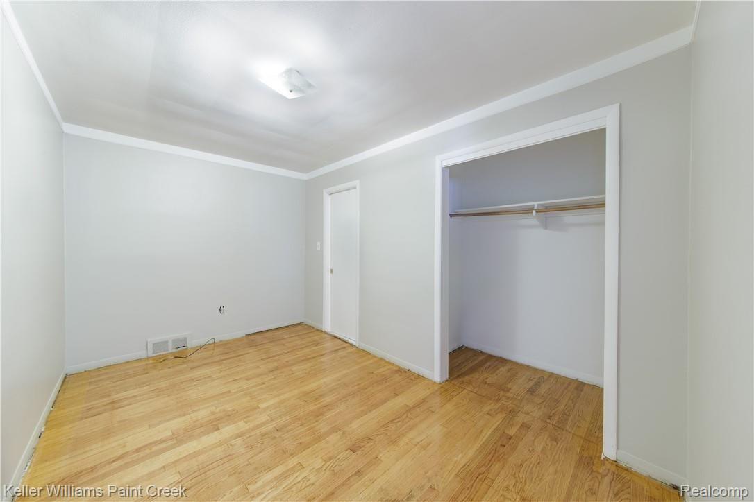 24844 Ridgecroft Avenue Eastpointe, MI 48021 - Photo 19 of 37 Ridgecroft_24844_MasterBedroom_02.jpg