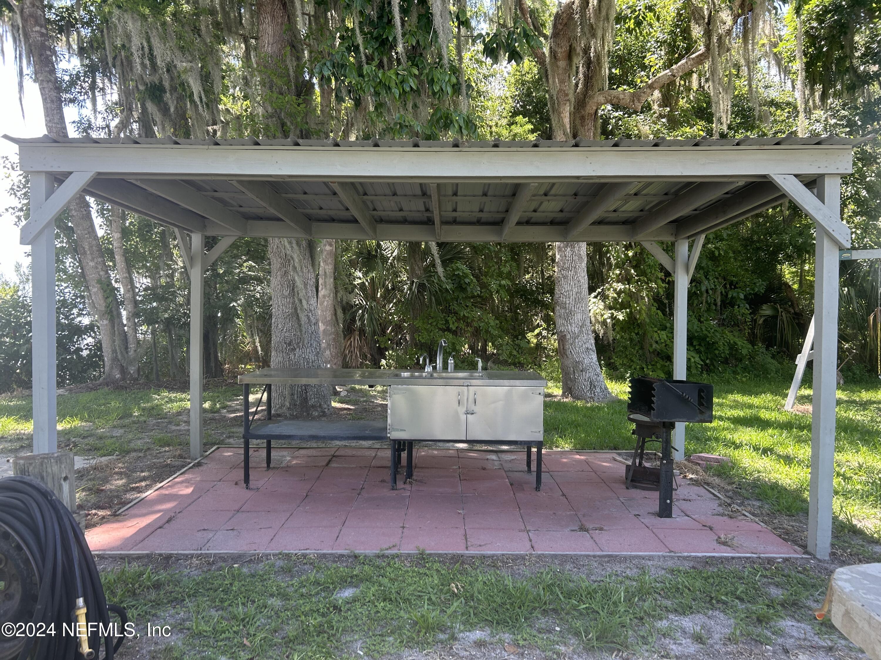 102 Northeast Boulevard Georgetown, FL 32139 - Photo 7 of 7 Georgetown cove community barbque area