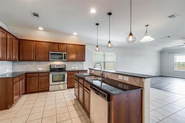 $2,500 | 2784 Cresent Lake Drive, Little Elm, TX 75068