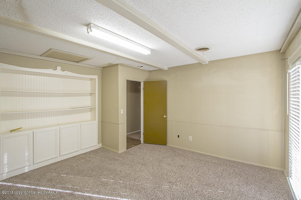 4314 Crockett Street Amarillo, TX 79110 - Photo 10 of 21 a view of an empty room