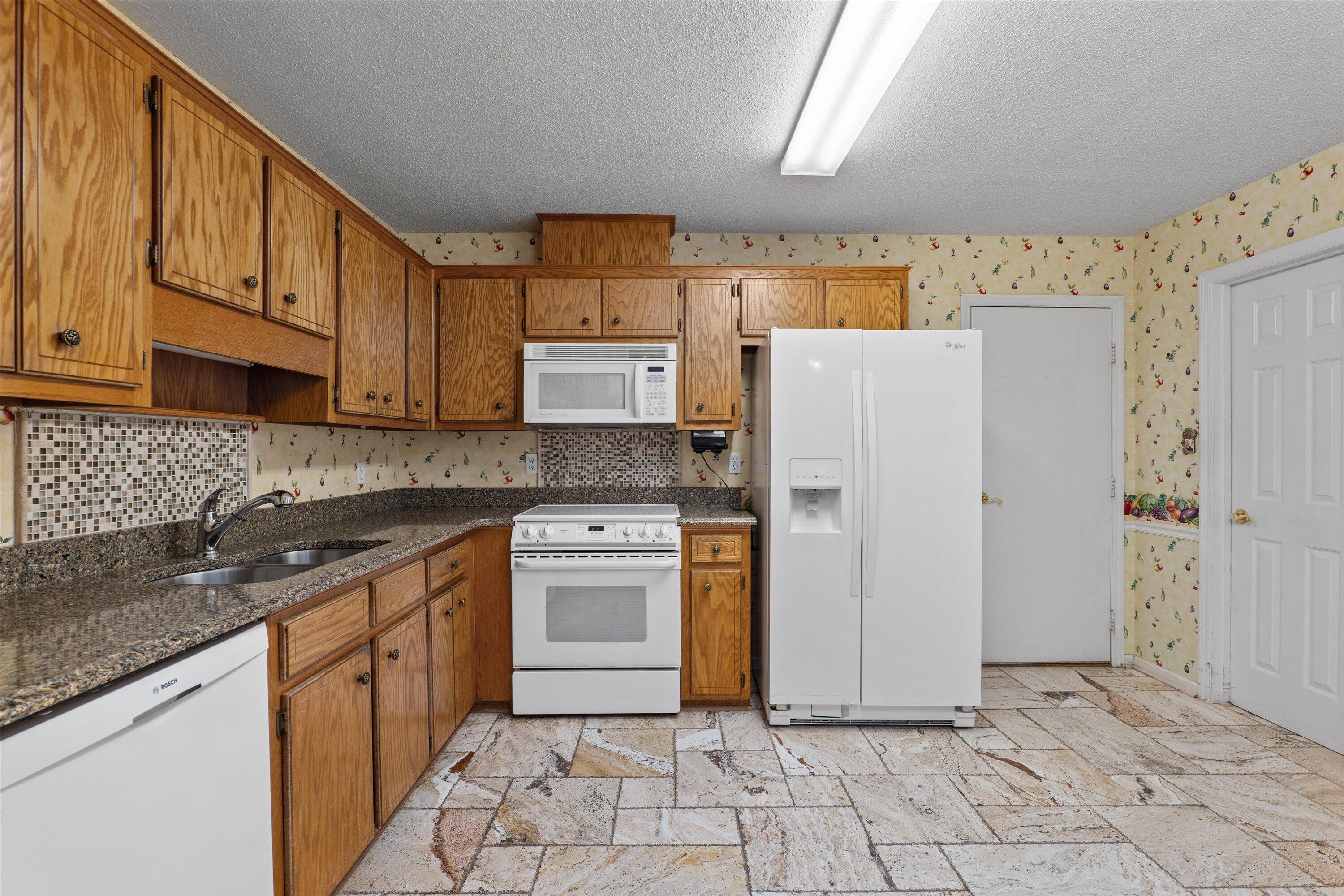 4535 Caliburn Way Grovetown, GA 30813 - Photo 6 of 32 Kitchen