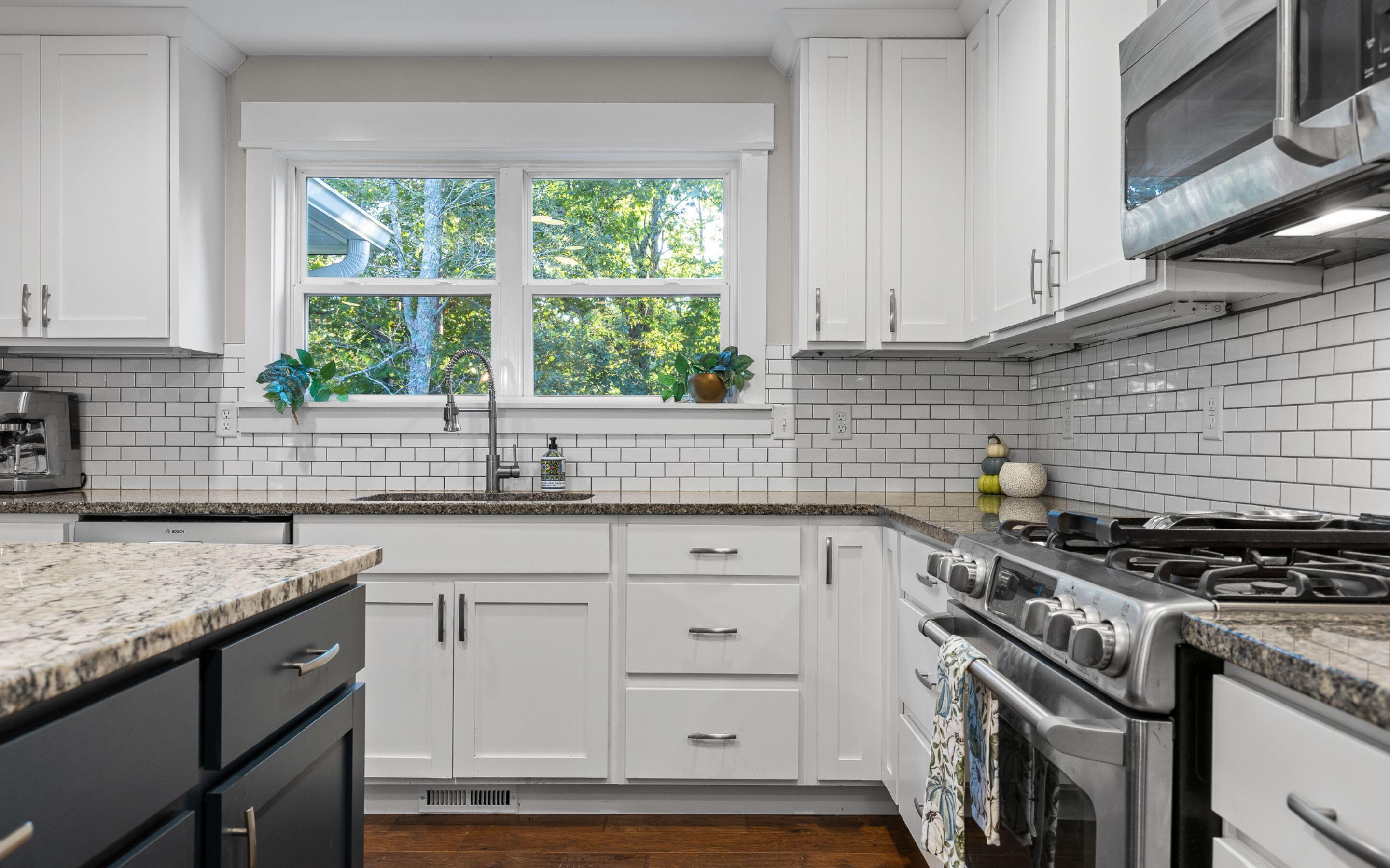 6015 Sawyer Road Signal Mountain, TN 37377 - Photo 13 of 44 Stainless Steel Appliances