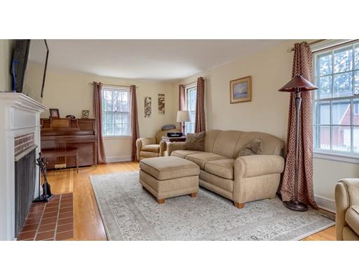 28 Orchard Road Holden, MA 01520 - Photo 12 of 26 Gallery Image 12