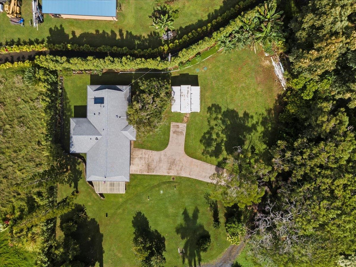 200 Awalau Road, Unit B Haiku, HI 96708 - Photo 3 of 39 a view of a garden