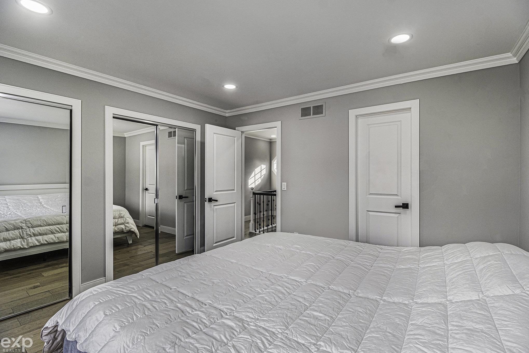 1563 Colony Drive Rochester, MI 48307 - Photo 11 of 28 50128860-fda35a95-6835-40f5-a8c0-a5f289fab5a4.JPG