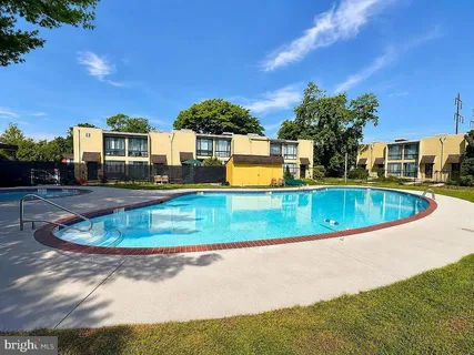 $1,200 | 100 East Glenolden Avenue, Unit R12, Glenolden, PA 19036